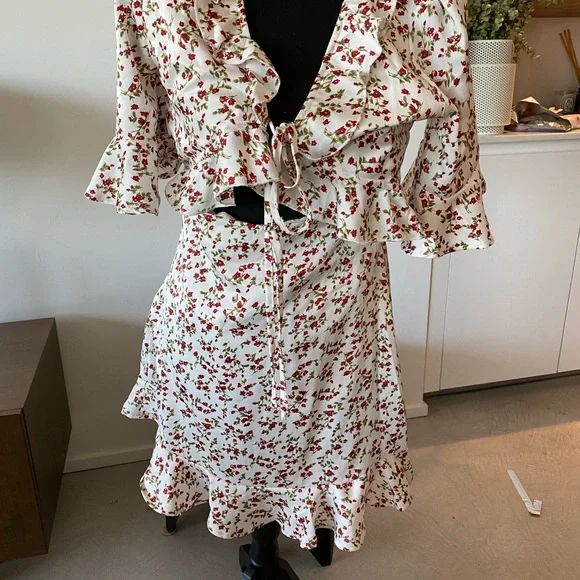 NEW floral summer mini dress front tie ruffled keyhole cutout pinup retro LARGE - Picture 10 of 16